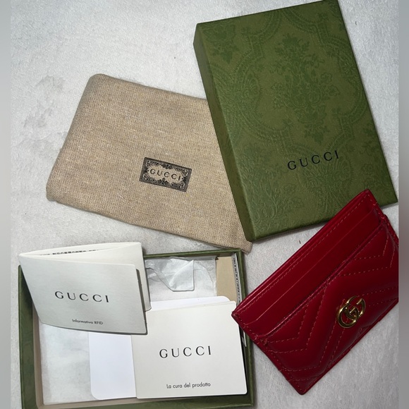 Authentic Gucci Marmont Card holder - Picture 2 of 3